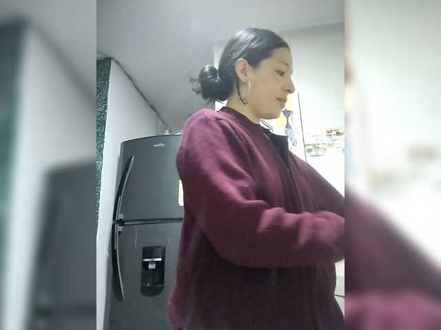 GiaGold's BongaCams show and profile