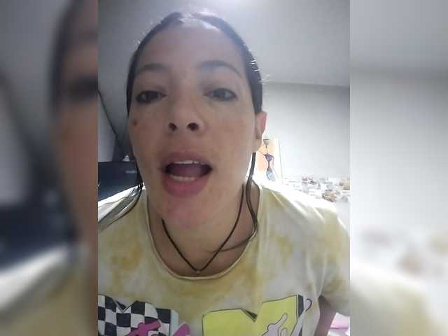 GiaGold's BongaCams show and profile