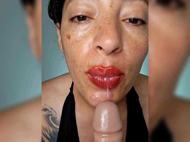 GiaGold's BongaCams show and profile