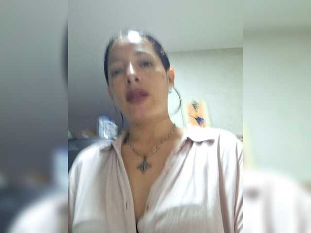 GiaGold's BongaCams show and profile