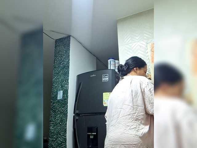 GiaGold's BongaCams show and profile