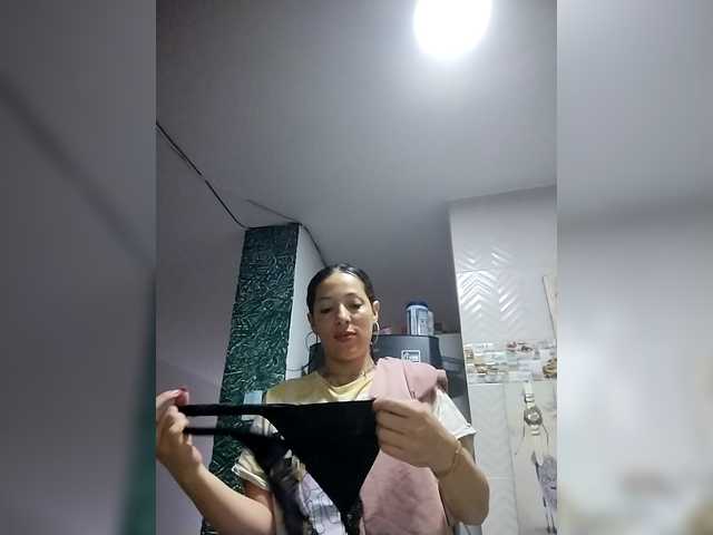 GiaGold's BongaCams show and profile