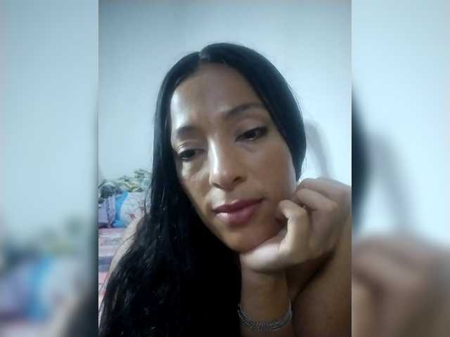 GiaGold's BongaCams show and profile