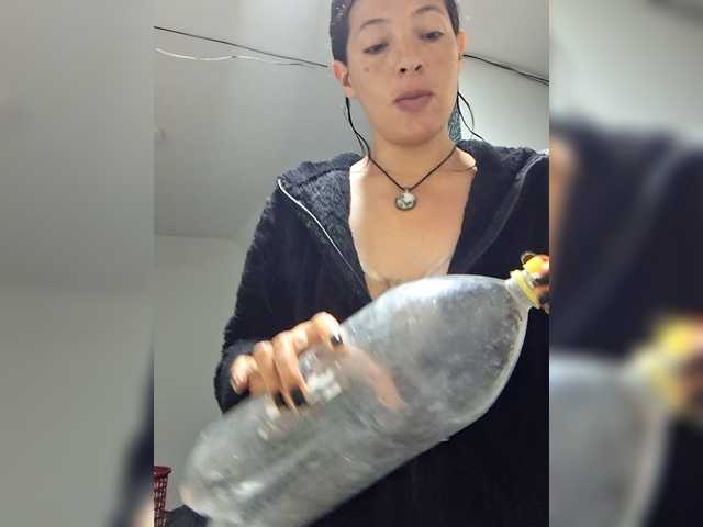 GiaGold's BongaCams show and profile