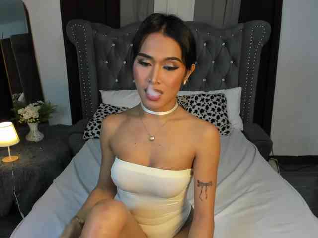 EmilyLunaa Live Webcam on BongaCams