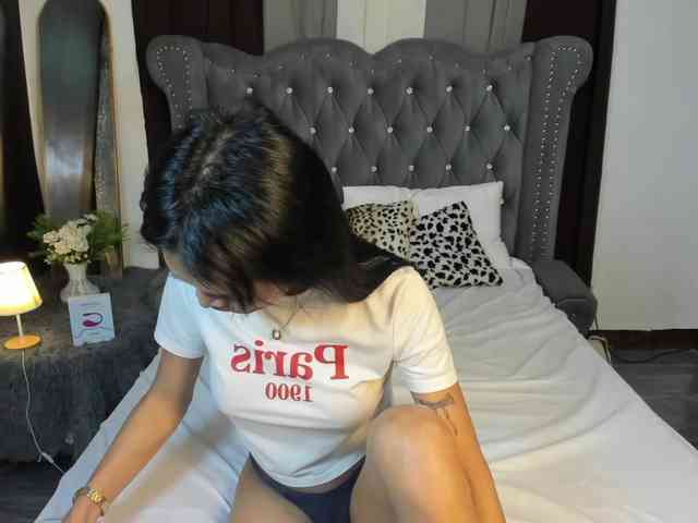 EmilyLunaa Live Webcam on BongaCams