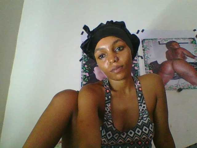 Sinfulpetite's BongaCams show and profile