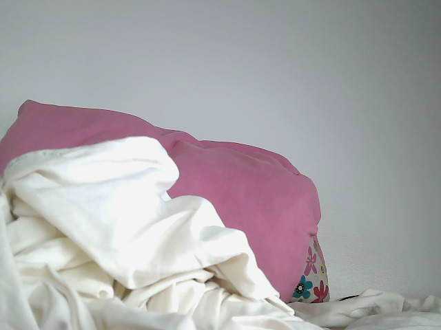 Sinfulpetite's BongaCams show and profile