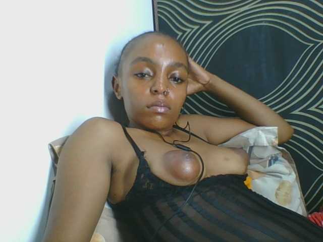 Sinfulpetite's BongaCams show and profile