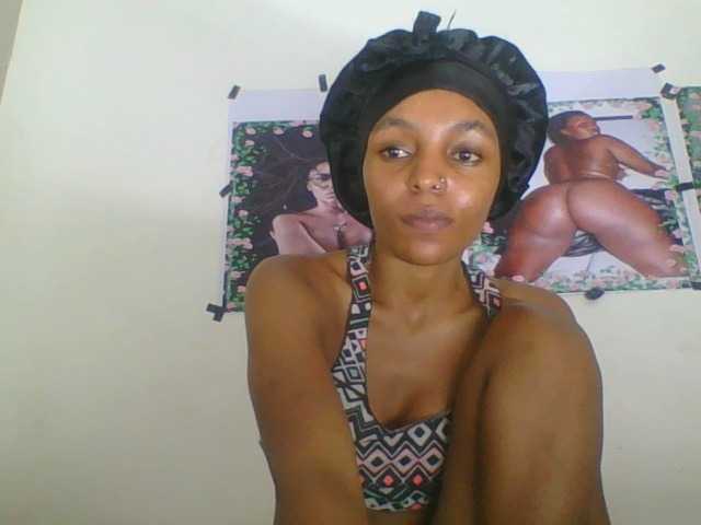 Sinfulpetite's BongaCams show and profile