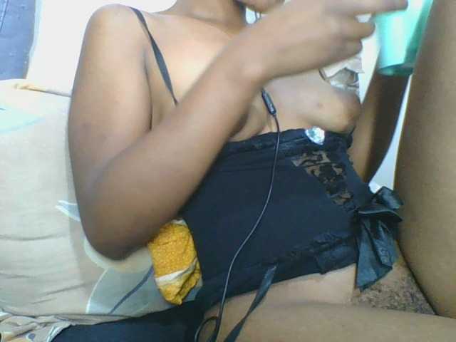 Sinfulpetite's BongaCams show and profile