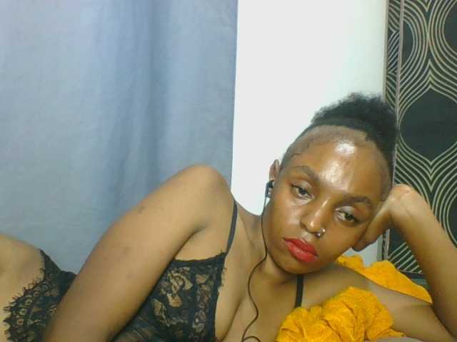 Sinfulpetite's BongaCams show and profile