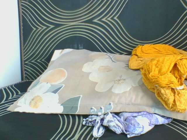 Sinfulpetite's BongaCams show and profile