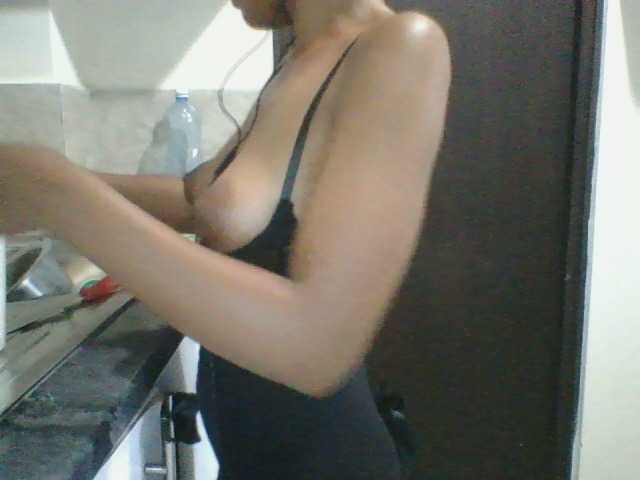 Sinfulpetite's BongaCams show and profile