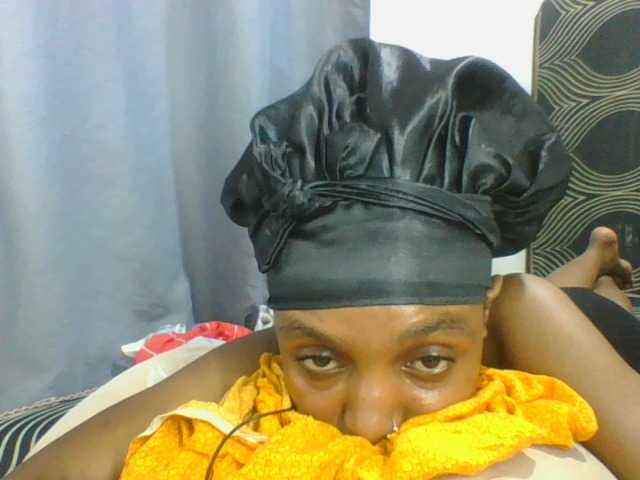 Sinfulpetite's BongaCams show and profile