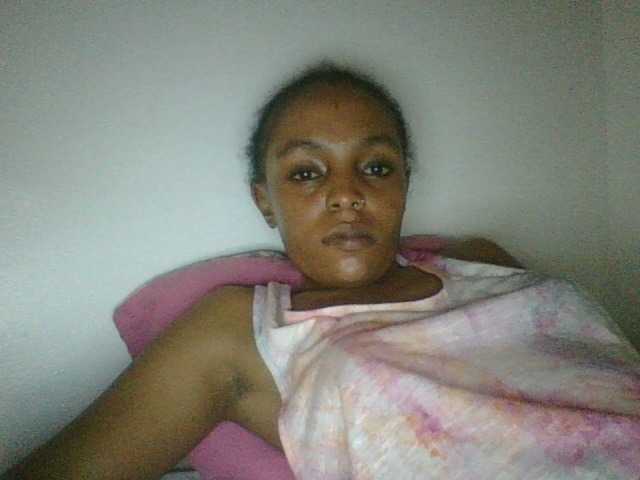 Sinfulpetite's BongaCams show and profile