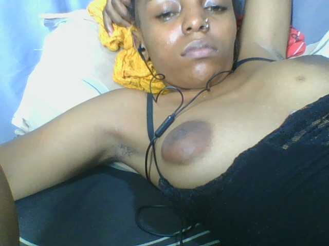 Sinfulpetite's BongaCams show and profile