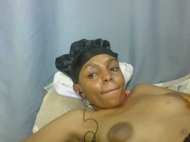 Sinfulpetite's BongaCams show and profile