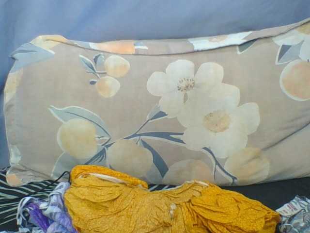 Sinfulpetite's BongaCams show and profile