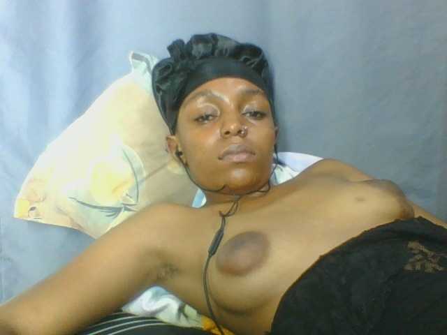 Sinfulpetite's BongaCams show and profile