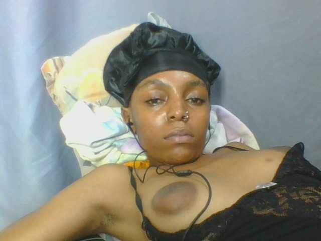 Sinfulpetite's BongaCams show and profile