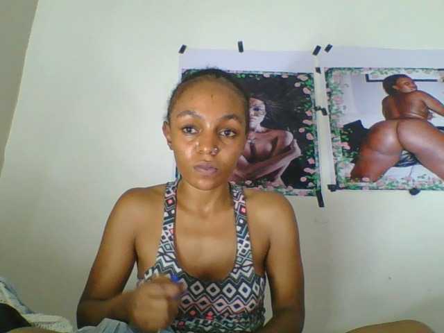 Sinfulpetite's BongaCams show and profile