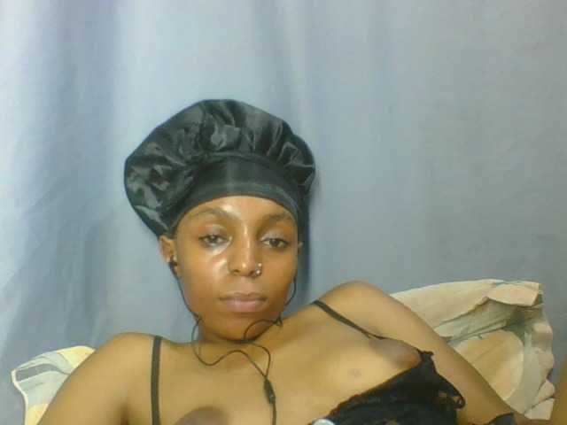 Sinfulpetite's BongaCams show and profile