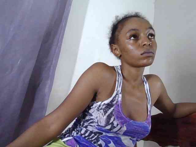 Sinfulpetite Live Webcam on BongaCams