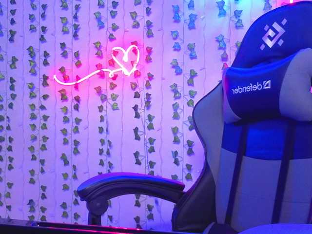 AliceIMonta's BongaCams show and profile