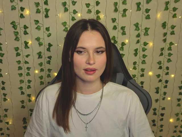 AliceIMonta's BongaCams show and profile