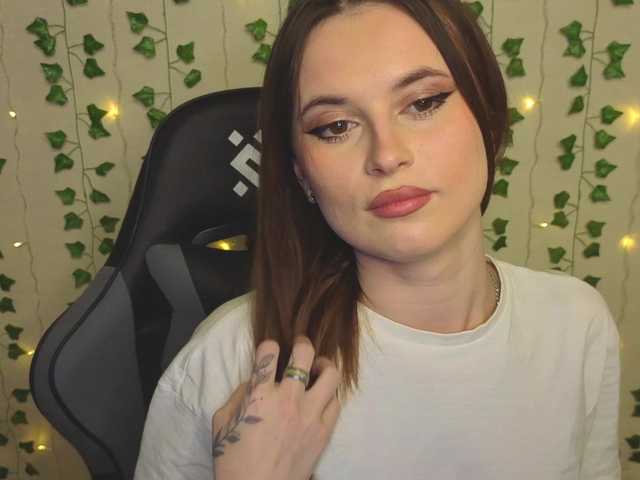 AliceIMonta's BongaCams show and profile