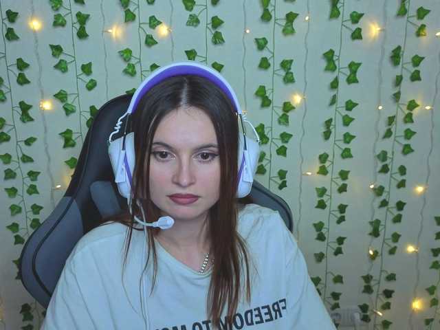 AliceIMonta's BongaCams show and profile