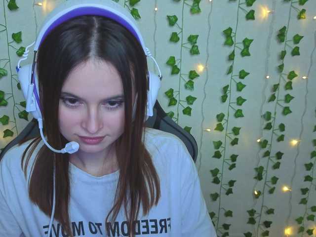 AliceIMonta's BongaCams show and profile