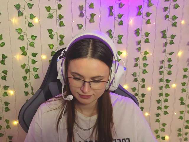 AliceIMonta's BongaCams show and profile