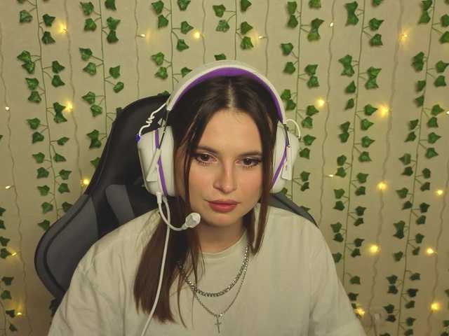 AliceIMonta's BongaCams show and profile