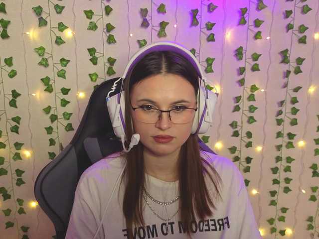 AliceIMonta's BongaCams show and profile