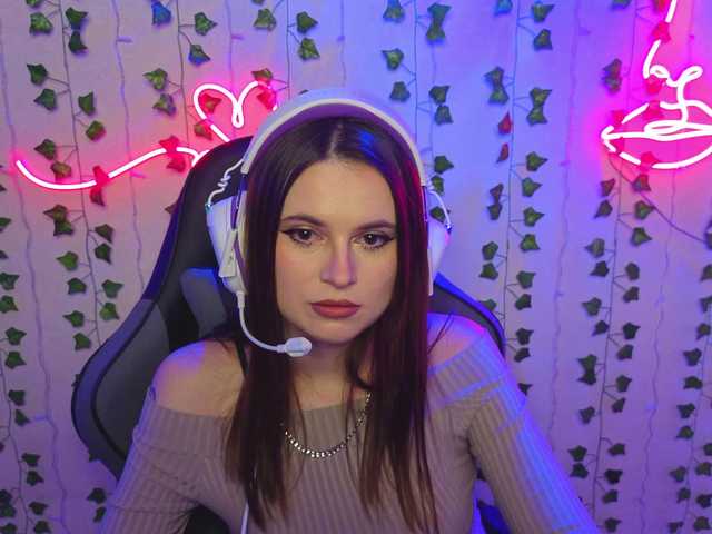 AliceIMonta's BongaCams show and profile