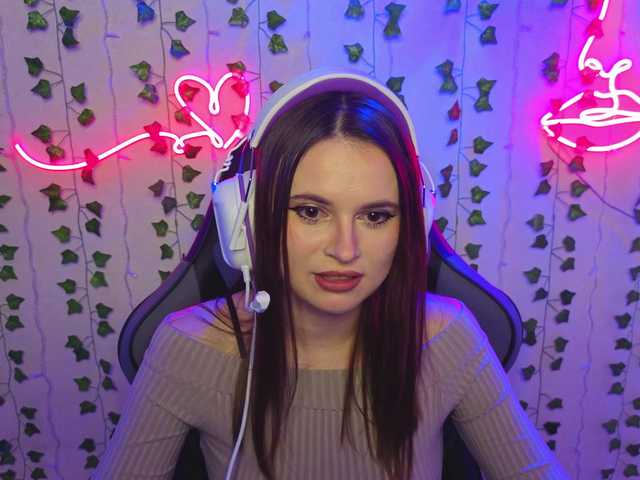 AliceIMonta's BongaCams show and profile