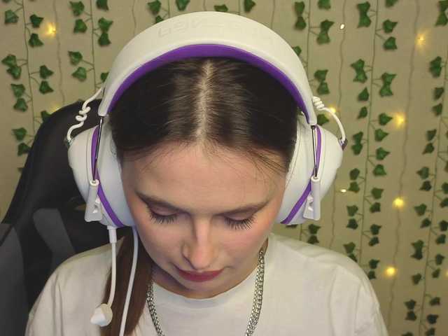 AliceIMonta's BongaCams show and profile