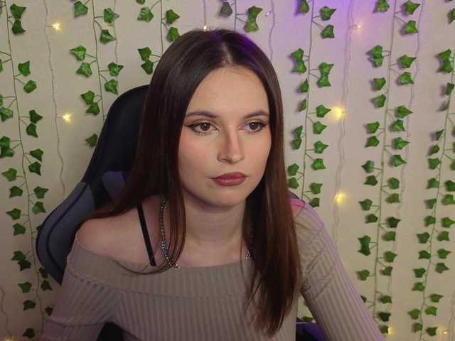 AliceIMonta's BongaCams show and profile