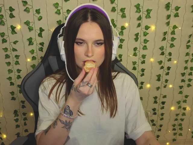 AliceIMonta's BongaCams show and profile