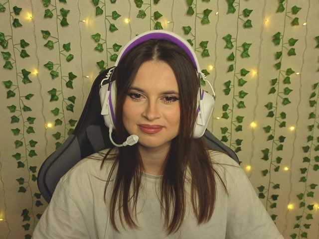 AliceIMonta's BongaCams show and profile