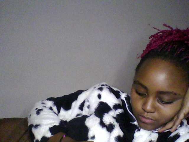 Prettyval – webcam model profile photo