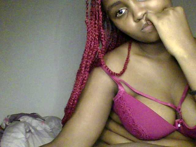 Prettyval streaming on Webcambliss