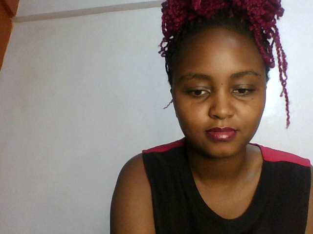 Prettyval – webcam model profile photo