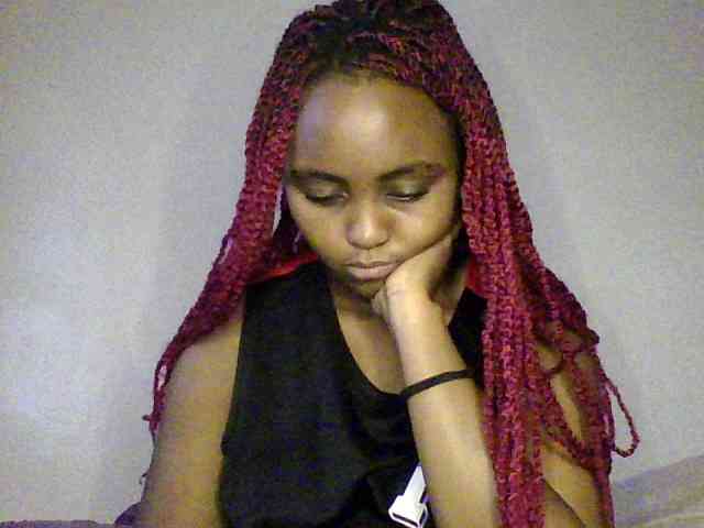 Prettyval Live Webcam on BongaCams