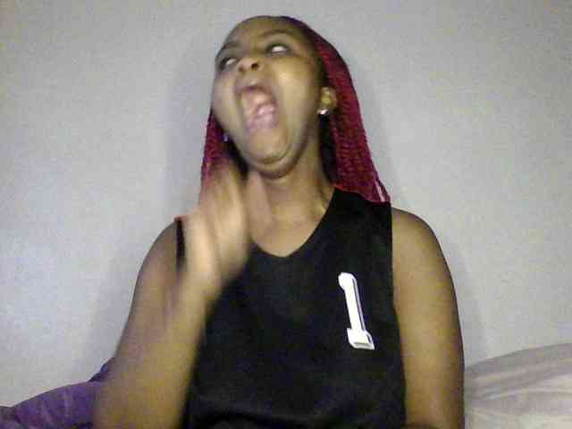 Prettyval Live Webcam on BongaCams