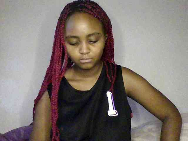 Prettyval Live Webcam on BongaCams