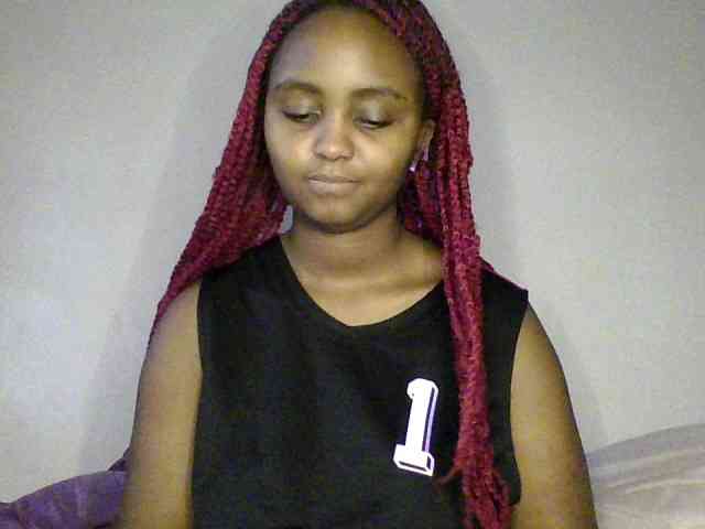 Prettyval Live Webcam on BongaCams