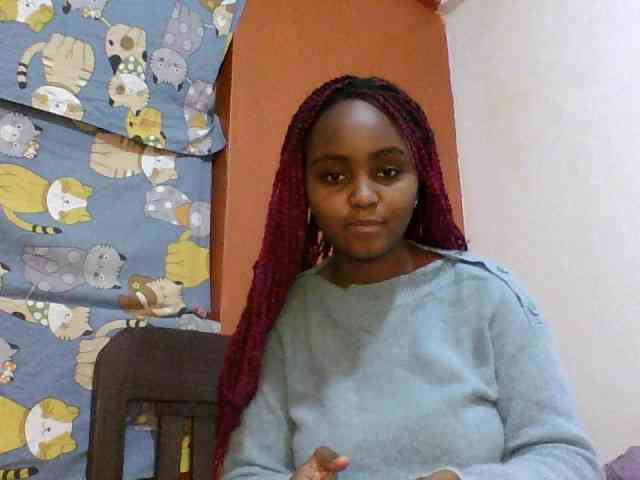 Prettyval Live Webcam on BongaCams